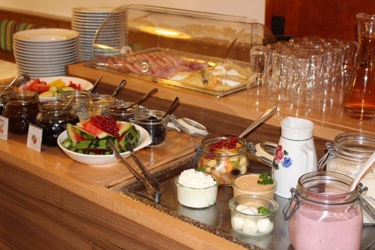 שטרובל Hotel Garni Weberhausl מראה חיצוני תמונה